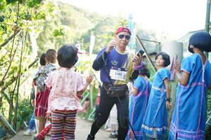 BIB: 1195
                            <button type="button" onclick="openModal(19037555)" class="btn btn-primary btn-sm float-right btn-popup" data-toggle="modal" data-target=".modal-high-quality">
                        <i class="fas fa-shopping-cart"></i> Add to Cart
                    </button>
                                            <button type="button" onclick="isThisMe(19037555, true)" class="btn btn-success btn-sm float-right btn-popup btn-isme hidden" data-toggle="tooltip" data-placement="bottom" title="นี่คือรูปของคุณใช่ไหม คลิกที่นี่เพื่อเอาเข้าอัลบั้ม">
                        <i class="fas fa-plus"></i> Add to album
                    </button>
                    <button type="button" onclick="isThisMe(19037555, false)" class="btn btn-warning btn-sm float-right btn-popup btn-isnotme hidden">
                        <i class="fas fa-ban"></i> Remove from album
                    </button>